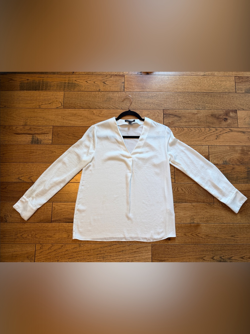 Banana Republic Factory Women’s White V-Neck Blouse